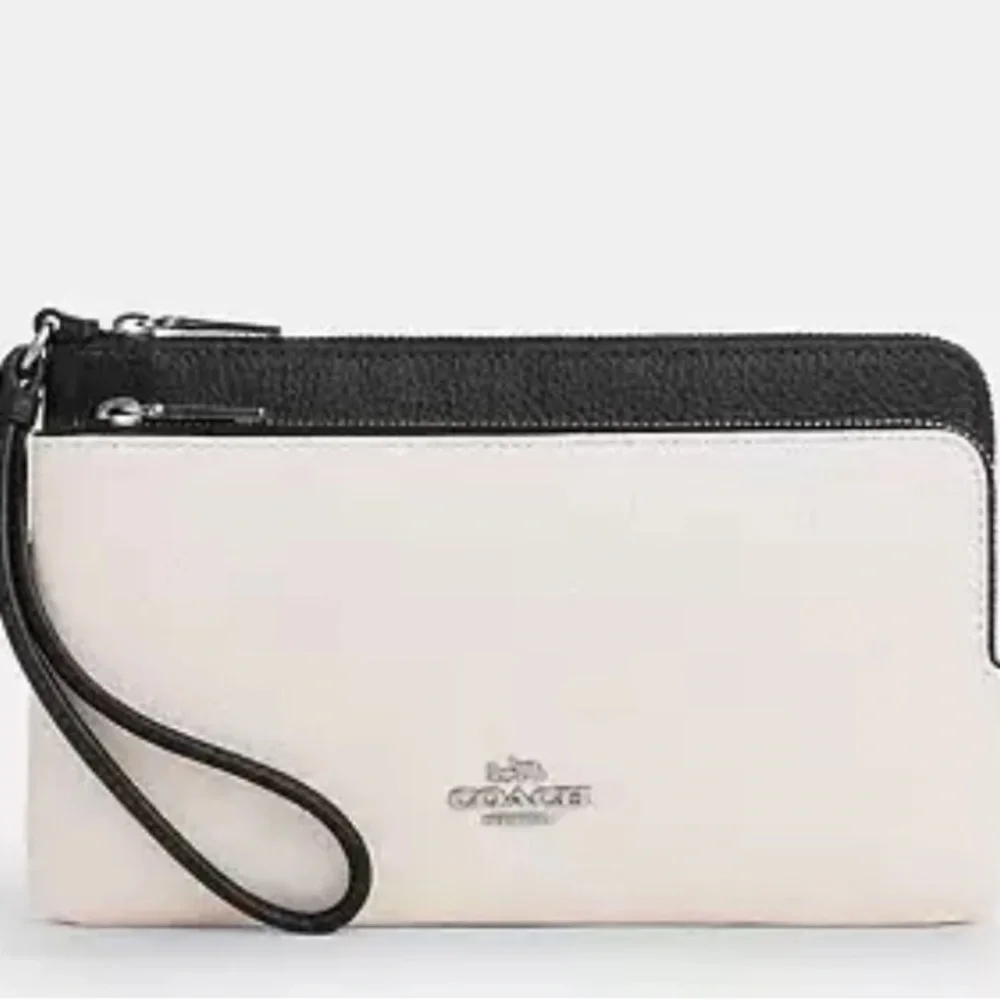 Beautiful Coach White & Black Double- Zip Wristlet. - Picture 2 of 8